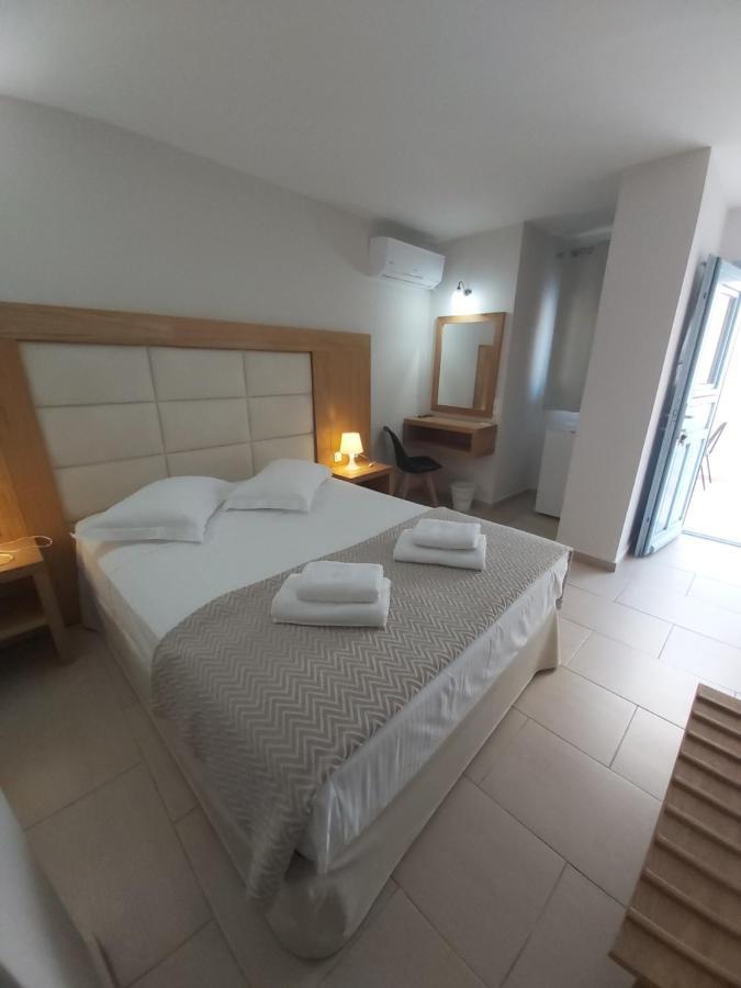 Villa Roussa City Center Fira  Extérieur photo